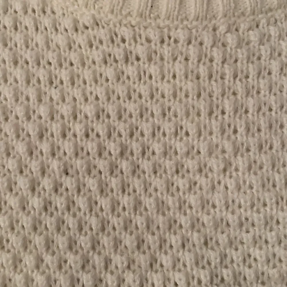 Full Tilt Long Sleeve Assimetrical Back Sweater Size L
